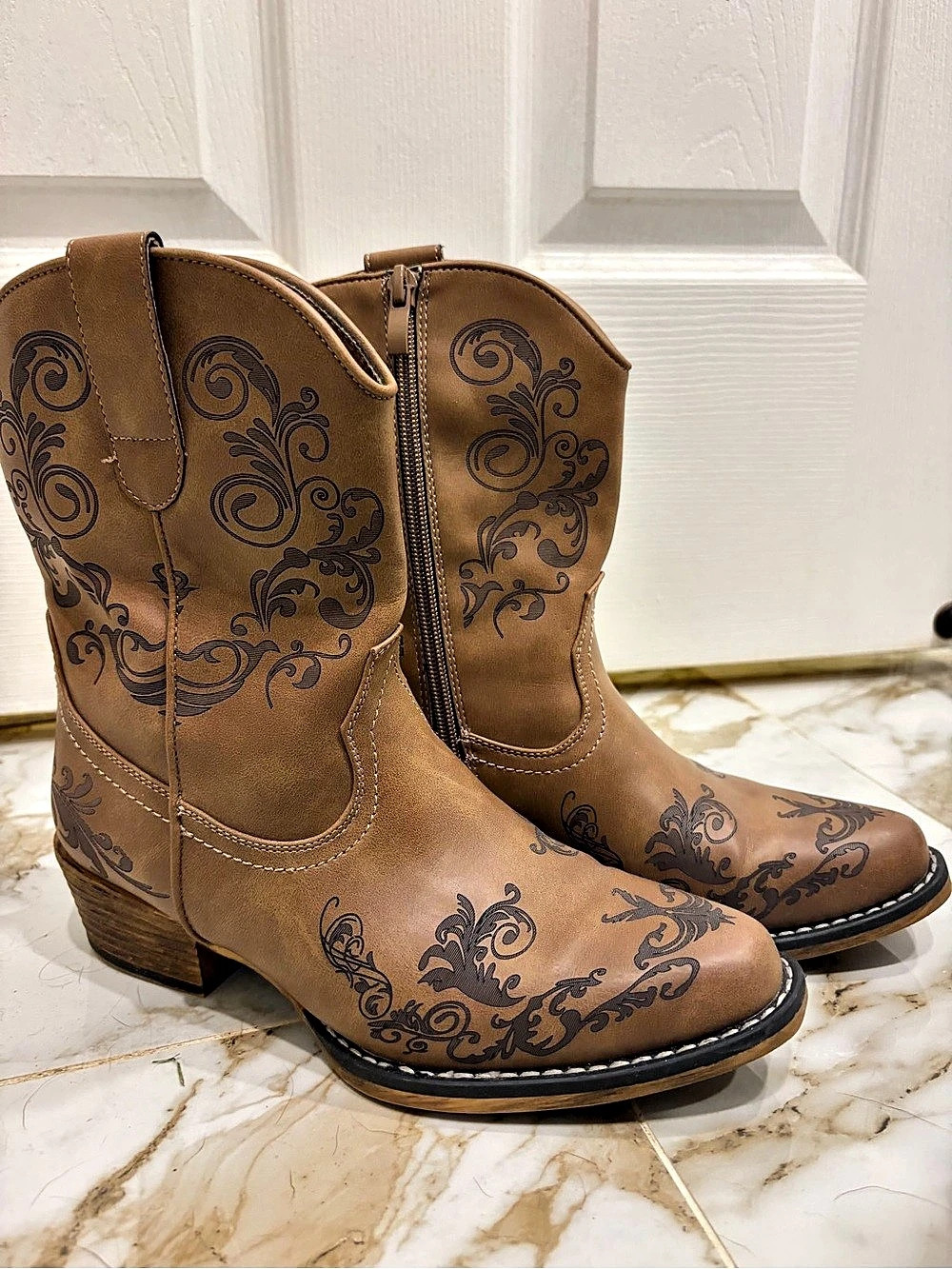 Dream Pairs Brown Western ankle Cowgirl Boots 6.5